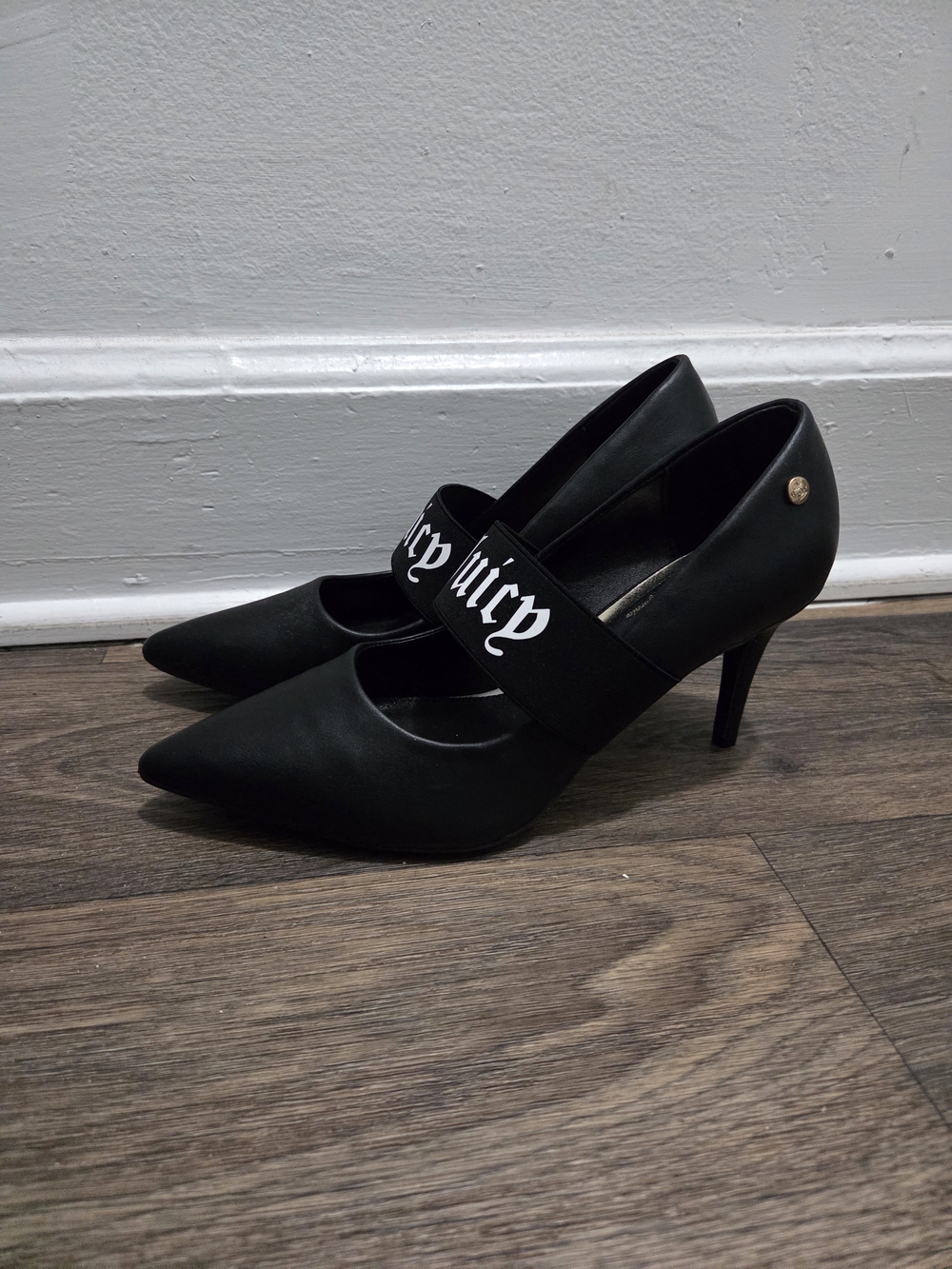 Juicy Couture size 10 Black Pointed Toe Heels with Elastic Strap